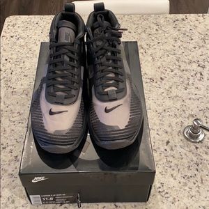 NWT 100% AUTH LeBron X John Elliott size 11.5